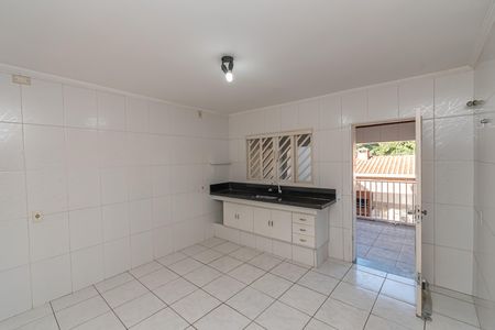 Casa para alugar com 380m², 4 quartos e 10 vagasCozinha 