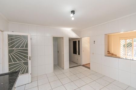 Casa para alugar com 380m², 4 quartos e 10 vagasCozinha 