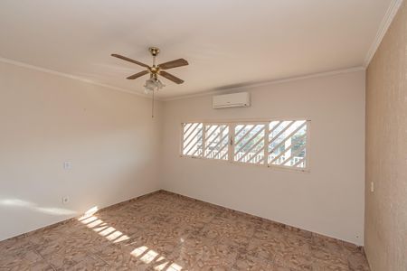 Casa para alugar com 380m², 4 quartos e 10 vagasSala de TV