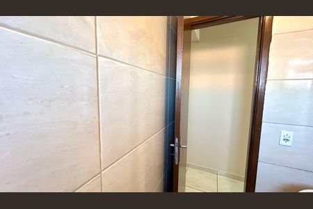 Banheiro de casa para alugar com 2 quartos, 63m² em Vila Carmela Ii, Guarulhos