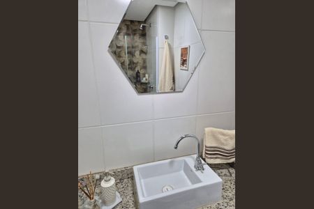 Apartamento à venda com 86m², 3 quartos e 1 vaga Apartamento à venda com 86m², 3 quartos e 1 vagaBanheiro