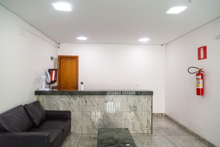 Hall de entrada de apartamento para alugar com 1 quarto, 40m² em Lourdes, Belo Horizonte