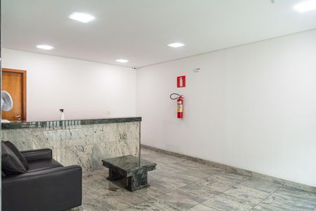 Hall de entrada de apartamento para alugar com 1 quarto, 40m² em Lourdes, Belo Horizonte