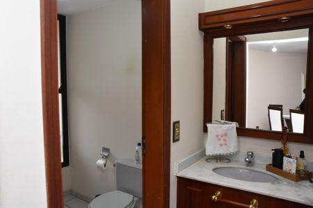 lavabo e banheiro de apartamento à venda com 4 quartos, 112m² em Parque Uniao, Jundiaí