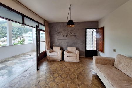 Casa para alugar com 319m², 3 quartos e sem vaga Casa para alugar com 319m², 3 quartos e sem vagaSala