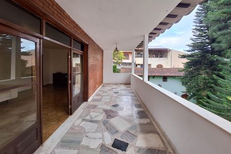 Casa para alugar com 319m², 3 quartos e sem vaga Casa para alugar com 319m², 3 quartos e sem vagaVaranda da Sala