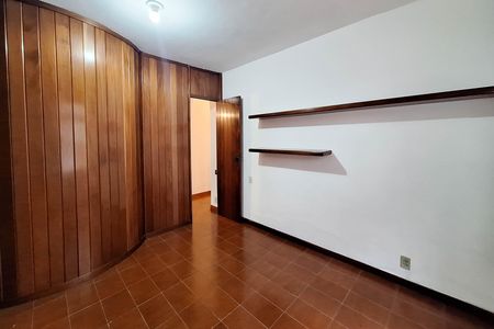 Casa para alugar com 319m², 3 quartos e sem vaga Casa para alugar com 319m², 3 quartos e sem vagaQuarto 2