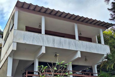 Casa para alugar com 319m², 3 quartos e sem vaga Casa para alugar com 319m², 3 quartos e sem vagaFachada