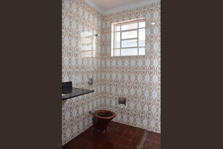 Banheiro social de casa à venda com 3 quartos, 131m² em Jardim Maristela, São Paulo