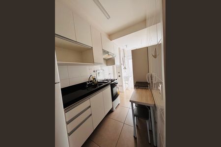 Cozinha de apartamento para alugar com 1 quarto, 49m² em Alphaville Industrial, Barueri
