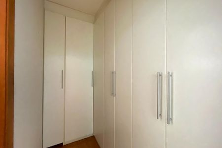 Apartamento à venda com 148m², 4 quartos e 4 vagasCloset da suíte 1
