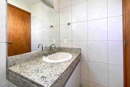 Apartamento à venda com 148m², 4 quartos e 4 vagasBanheiro da Suíte 2