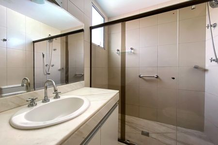 Apartamento à venda com 148m², 4 quartos e 4 vagasBanheiro da Suíte 1