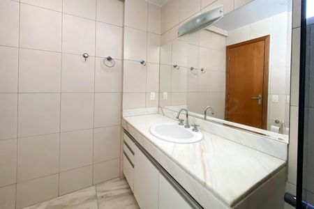 Apartamento à venda com 148m², 4 quartos e 4 vagasBanheiro da Suíte 1
