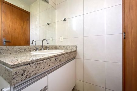 Apartamento à venda com 148m², 4 quartos e 4 vagasBanheiro da Suíte 2