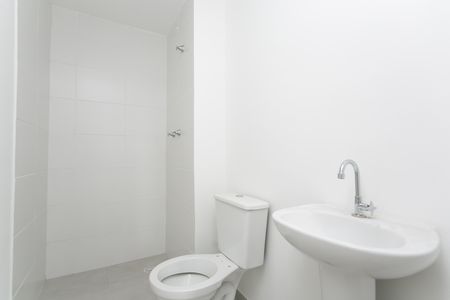 Banheiro  de apartamento à venda com 2 quartos, 38m² em Cidade Antônio Estêvão de Carvalho, São Paulo