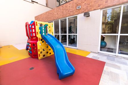 Apartamento à venda com 74m², 2 quartos e 2 vagas Apartamento à venda com 74m², 2 quartos e 2 vagasÁrea Comum - Playground