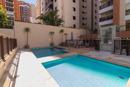 Apartamento à venda com 74m², 2 quartos e 2 vagas Apartamento à venda com 74m², 2 quartos e 2 vagasÁrea Comum - Piscina
