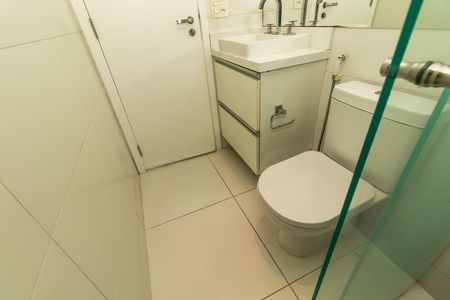 Apartamento à venda com 74m², 2 quartos e 2 vagas Apartamento à venda com 74m², 2 quartos e 2 vagasBanheiro da Suíte