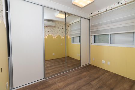 Apartamento à venda com 74m², 2 quartos e 2 vagas Apartamento à venda com 74m², 2 quartos e 2 vagasQuarto