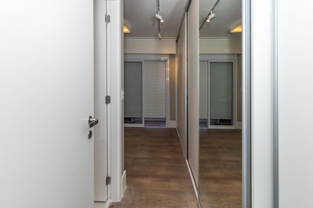 Apartamento à venda com 74m², 2 quartos e 2 vagas Apartamento à venda com 74m², 2 quartos e 2 vagasSuíte