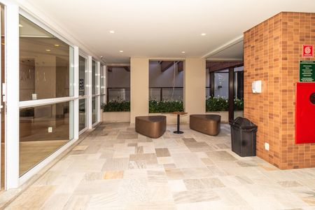 Apartamento à venda com 74m², 2 quartos e 2 vagas Apartamento à venda com 74m², 2 quartos e 2 vagasÁrea Comum - Hall