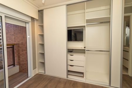 Apartamento à venda com 74m², 2 quartos e 2 vagas Apartamento à venda com 74m², 2 quartos e 2 vagasSuíte