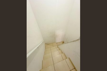 Apartamento para alugar com 64m², 2 quartos e 1 vagaEscada