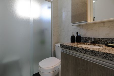 Banheiro - Quarto 1 - Suíte de apartamento para alugar com 3 quartos, 67m² em Centro, Mogi das Cruzes