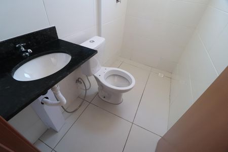 Apartamento para alugar com 57m², 2 quartos e 1 vagaBanheiro do Quarto 2