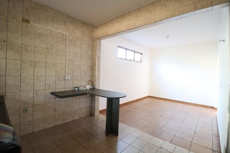 Casa para alugar com 150m², 2 quartos e 2 vagasCozinha