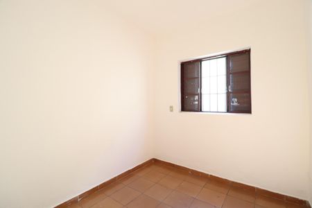 Casa para alugar com 150m², 2 quartos e 2 vagasQuarto 1