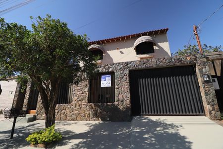 Casa para alugar com 150m², 2 quartos e 2 vagasPlaquinha