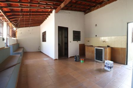 Casa para alugar com 150m², 2 quartos e 2 vagasÁrea de Serviço
