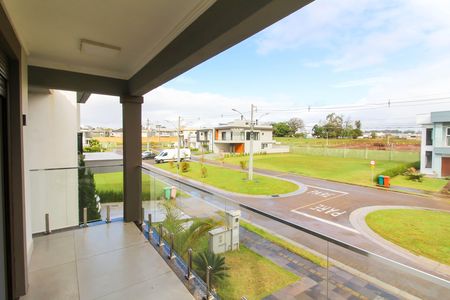 Casa de condomínio para alugar com 200m², 3 quartos e 2 vagas Casa de condomínio para alugar com 200m², 3 quartos e 2 vagasVaranda da Suíte