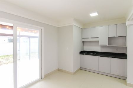 Casa para alugar com 150m², 3 quartos e 3 vagas Casa para alugar com 150m², 3 quartos e 3 vagasCozinha