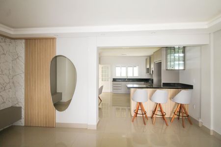 Casa para alugar com 130m², 2 quartos e 4 vagas Casa para alugar com 130m², 2 quartos e 4 vagasSala