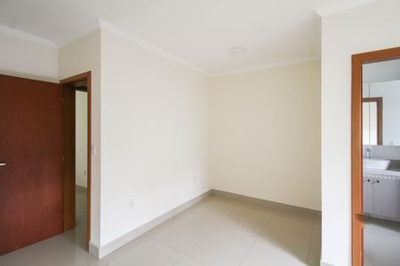 Casa para alugar com 130m², 2 quartos e 4 vagas Casa para alugar com 130m², 2 quartos e 4 vagasSuíte
