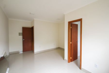 Casa para alugar com 130m², 2 quartos e 4 vagas Casa para alugar com 130m², 2 quartos e 4 vagasSuíte