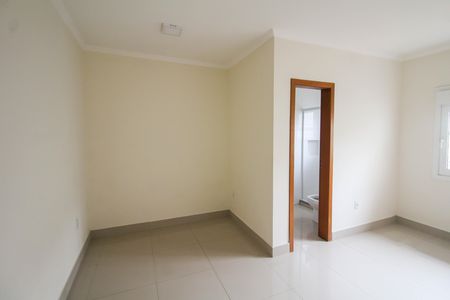 Casa para alugar com 130m², 2 quartos e 4 vagas Casa para alugar com 130m², 2 quartos e 4 vagasSuíte