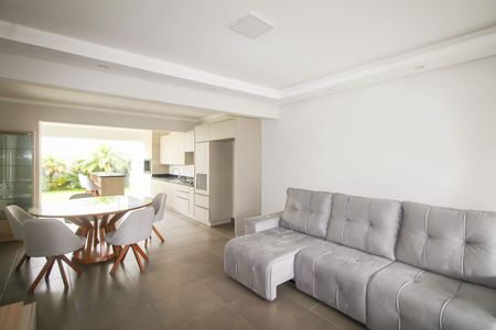 Sala de casa para alugar com 3 quartos, 120m² em Vale Ville, Gravataí