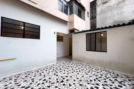 Apartamento para alugar com 125m², 3 quartos e sem vaga Apartamento para alugar com 125m², 3 quartos e sem vagaQuintal