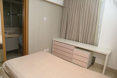 Apartamento à venda com 227m², 4 quartos e 3 vagasQuarto 2