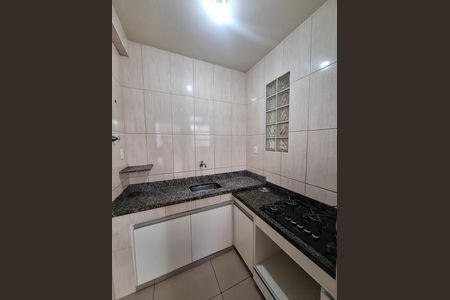 Apartamento à venda com 110m², 3 quartos e 1 vaga Apartamento à venda com 110m², 3 quartos e 1 vagaCozinha e Área de Serviço