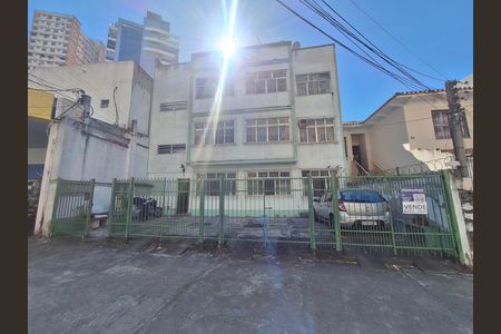 Apartamento à venda com 110m², 3 quartos e 1 vaga Apartamento à venda com 110m², 3 quartos e 1 vagaFachada