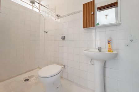 Apartamento à venda com 111m², 2 quartos e sem vaga Apartamento à venda com 111m², 2 quartos e sem vagaBanheiro Corredor