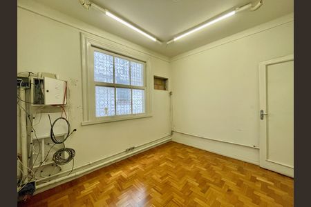Casa para alugar com 595m², 6 quartos e 3 vagas