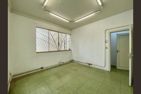 Casa para alugar com 595m², 6 quartos e 3 vagas