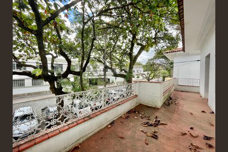Casa para alugar com 595m², 6 quartos e 3 vagas