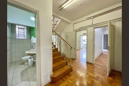 Casa para alugar com 595m², 6 quartos e 3 vagas